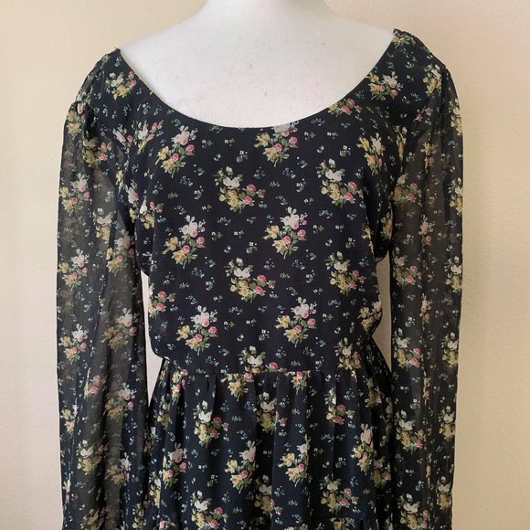 Blu Pepper Floral Dress - Picture 2 of 6